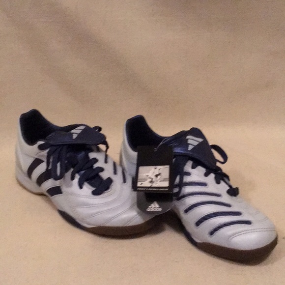 Adidas Women’s Rare Pulsado ll Indoor soccer - Picture 3 of 8